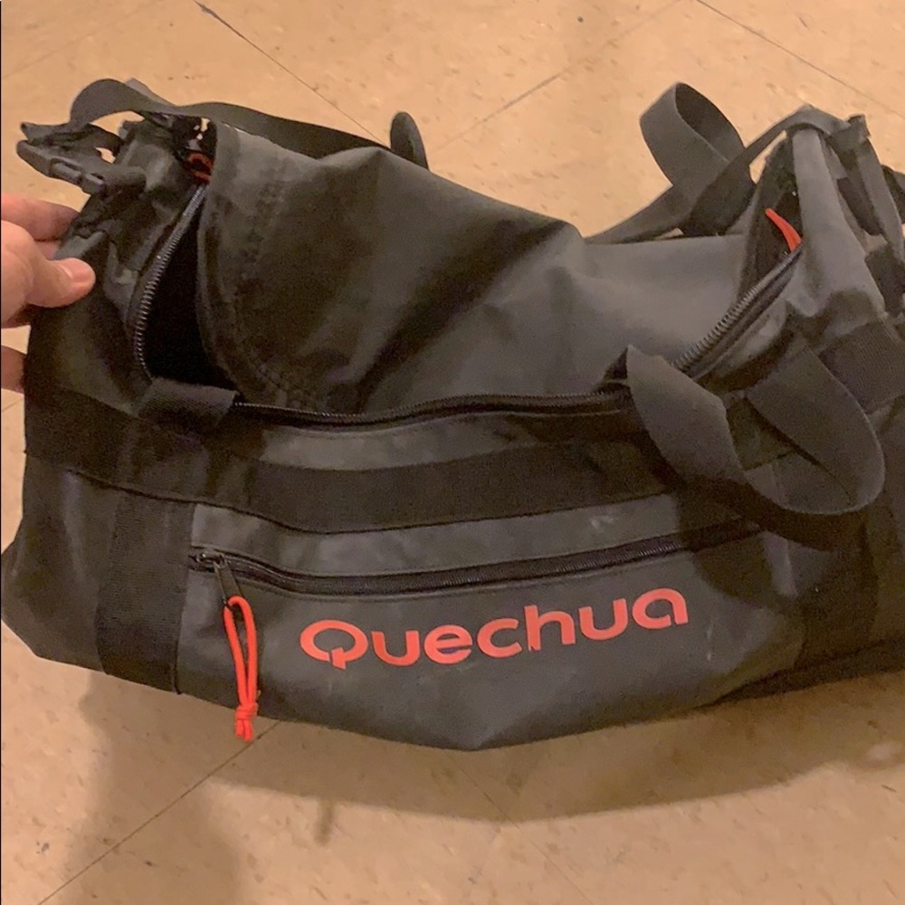 Quechua Travelling Bag 40L-shoulder and back fit